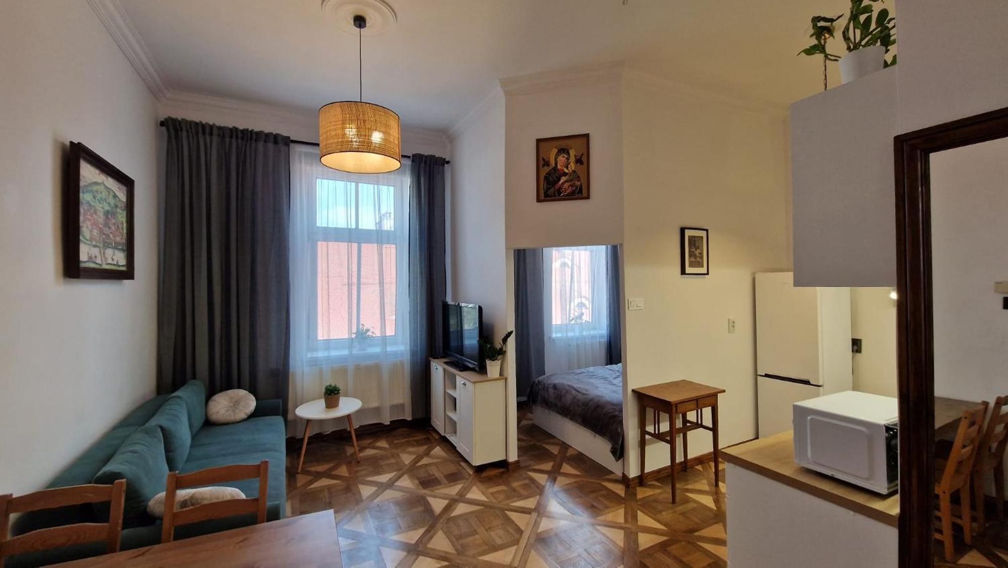 8 Apartment *